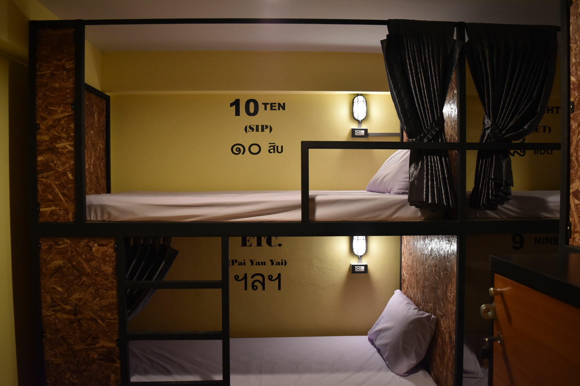 Hide Bangkok Hostel Eksteriør billede