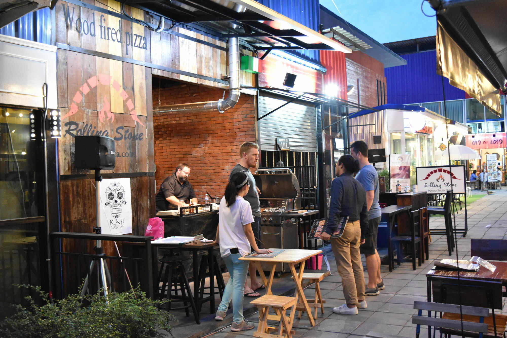 Hide Bangkok Hostel Eksteriør billede